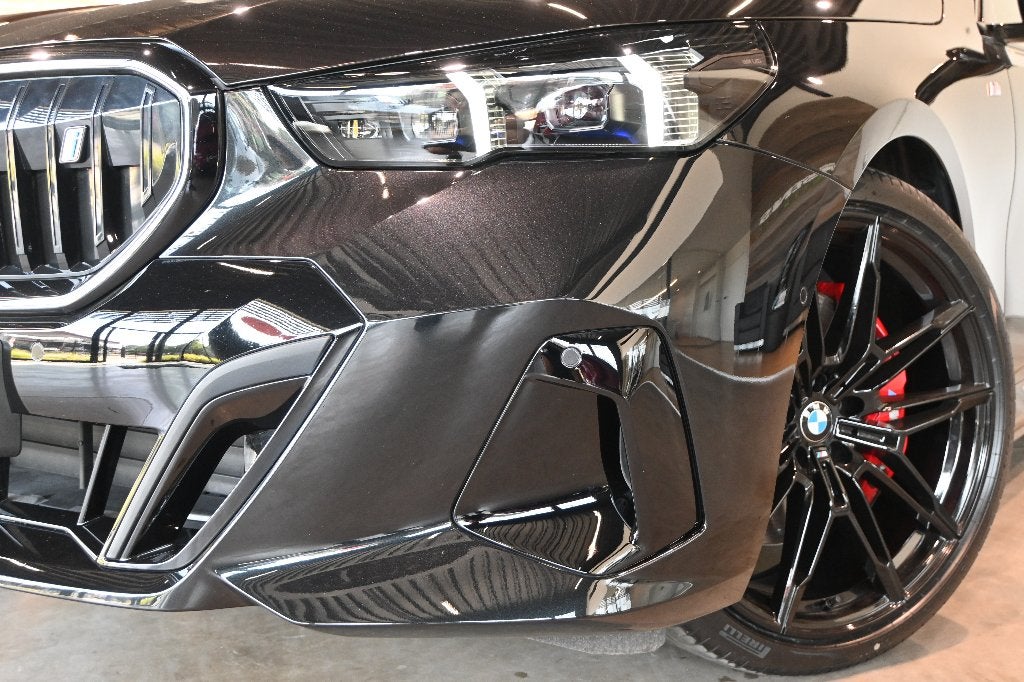 BMW i5 Touring eDrive40 M Sport**LED/CAM/H&K/DAB/TREKHAAK**, Auto's, Automaat, Achterwielaandrijving, Zwart, 5 deurs