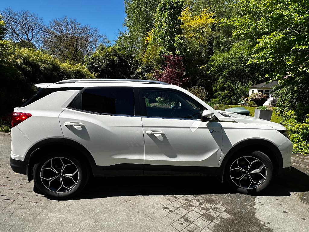Sang Yong Korando Saphir 2WD A/T Ben.wa Option complète, Autos, SsangYong, Cuir, Achat, Entretenue par le concessionnaire, Noir