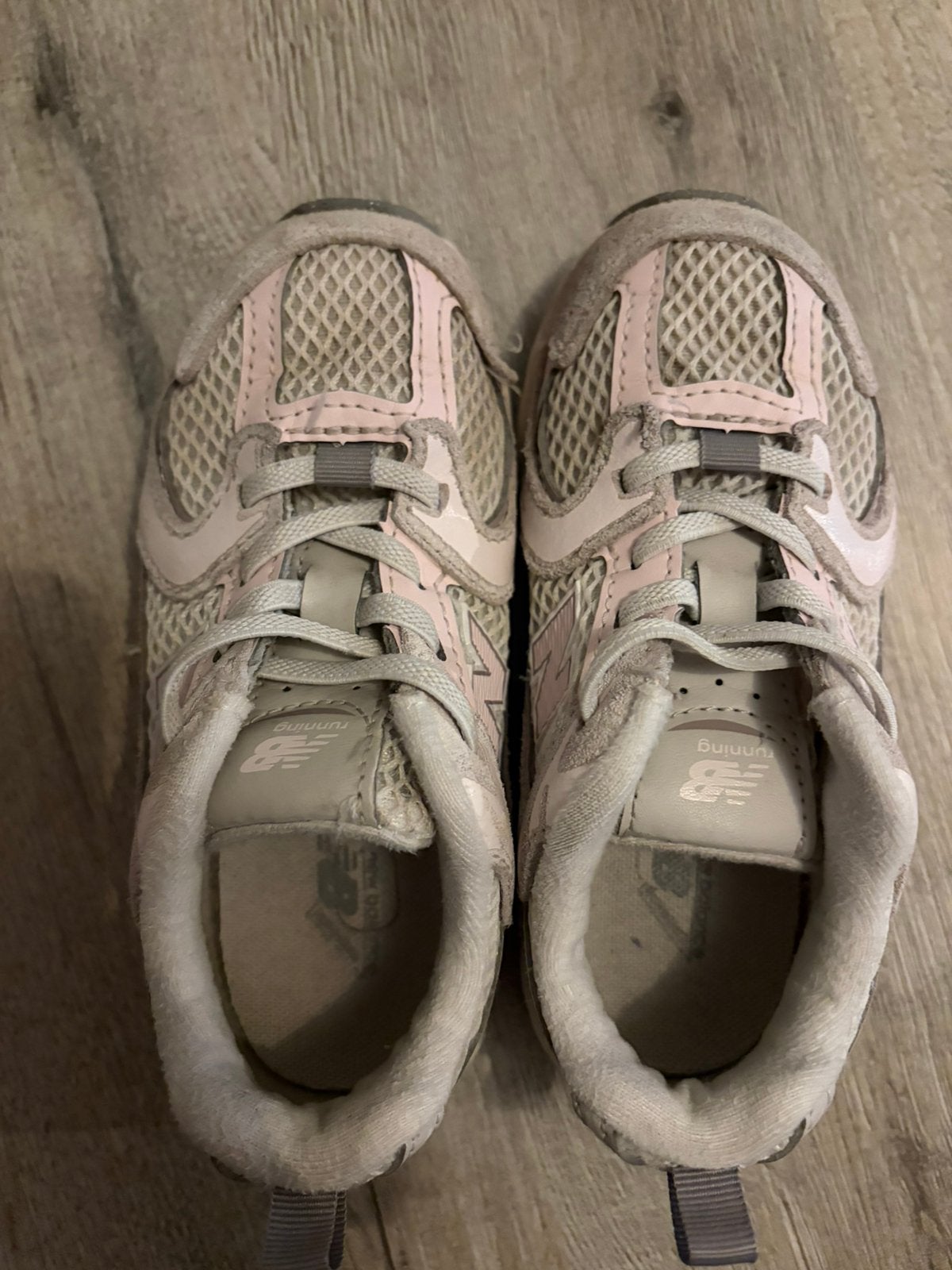New Balance sneaker, Meisje, Ophalen of Verzenden, Gebruikt, Schoentjes