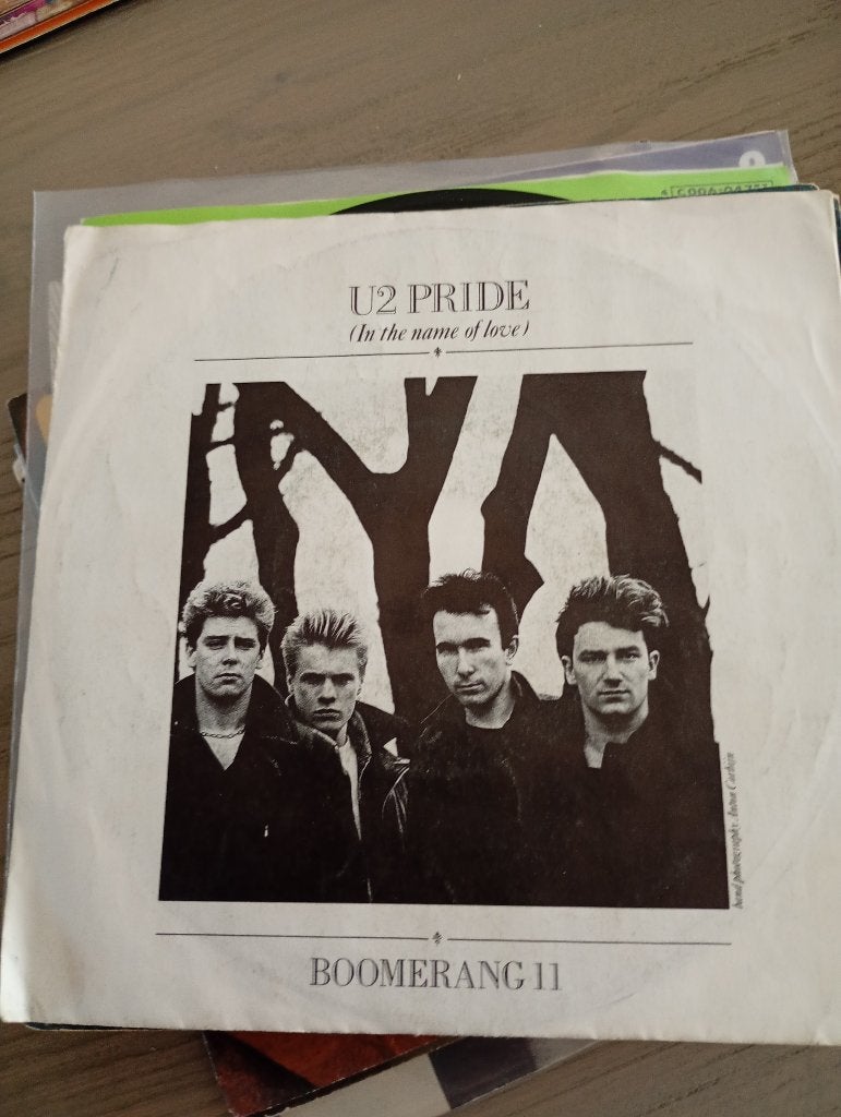 U2 - Pride in the name of love, Gebruikt, Verzenden, 7 inch, Fotohoes