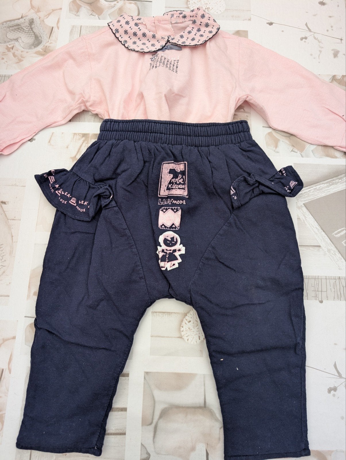 Un ensemble pour filles de 1 an, Enfants & Bébés, Vêtements de bébé | Taille 80, Enlèvement ou Envoi, Ensemble, Comme neuf, Z