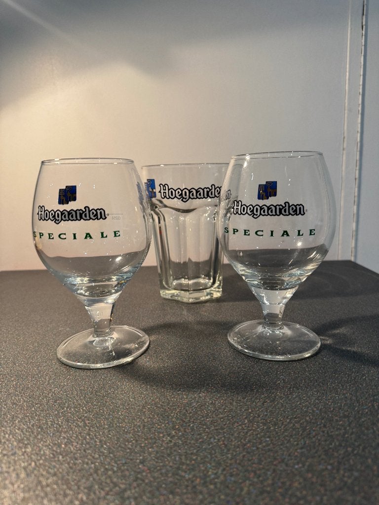 Hoegaarden glazen – 2 Speciale + 1 klassiek Hoegaarden glas, Ophalen, Nieuw, Bierglas