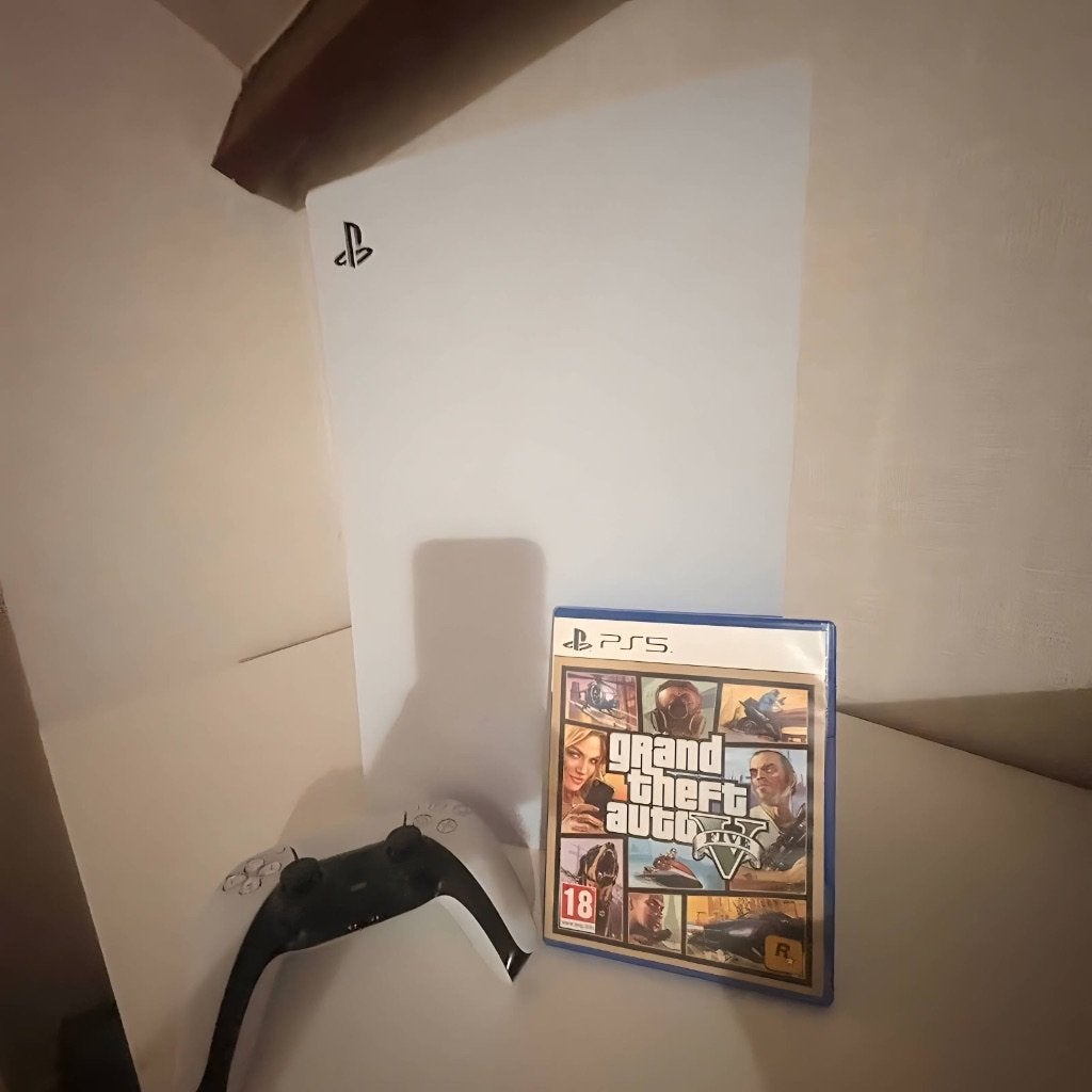 Playstation 5 + 1 manette + GTA V, Consoles de jeu & Jeux vidéo, Consoles de jeu | Sony PlayStation 5, Enlèvement, Utilisé, Playstation 5