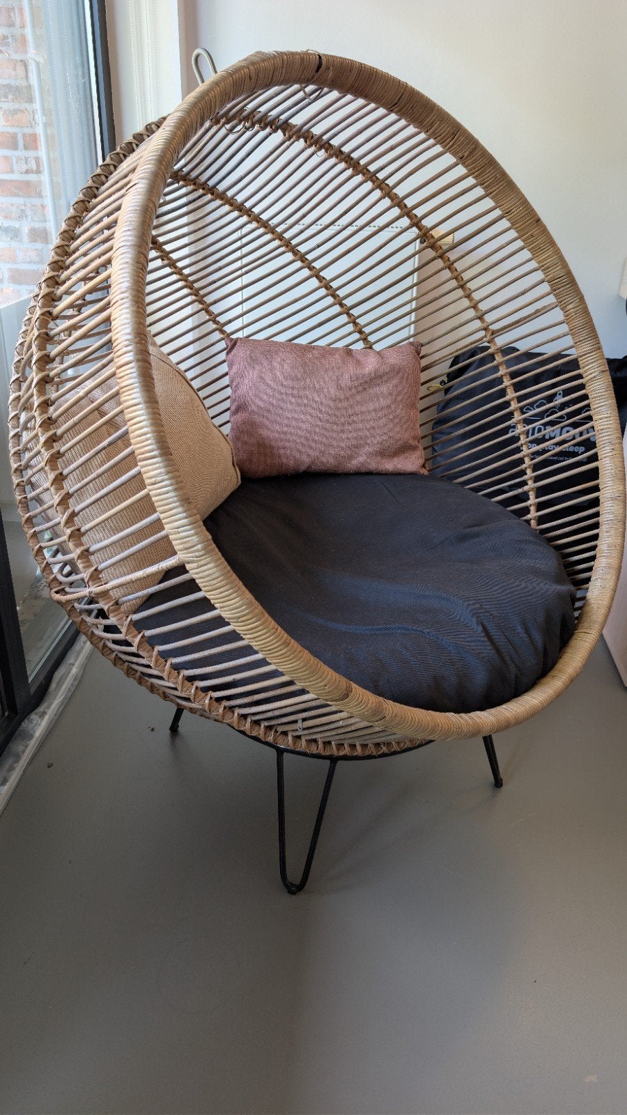 Loungestoel 'ei', Enlèvement