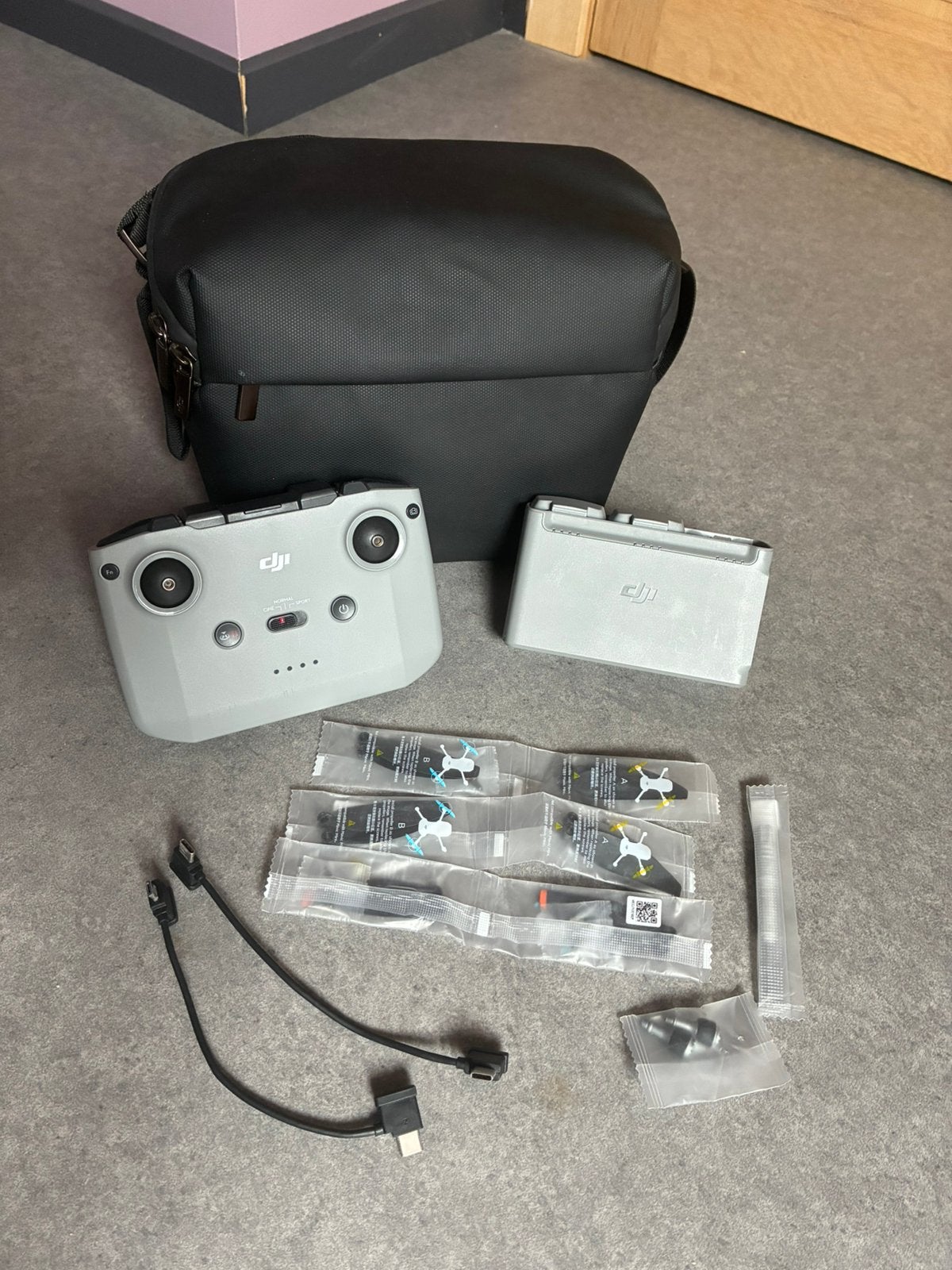 DJI Mini 2 accessoires pakket | Controller + batterijenhub, TV, Hi-fi & Vidéo, Drones, Enlèvement, Comme neuf, DJI