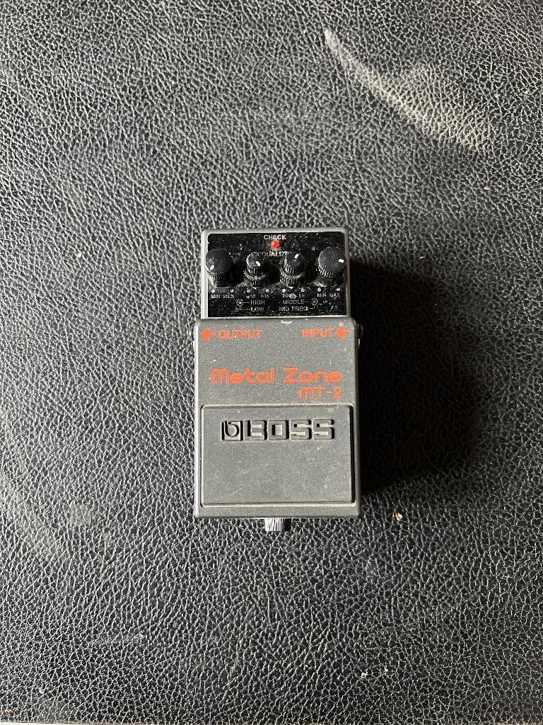 Boss Metal Zone MT-2, Musique & Instruments, Effets, Enlèvement ou Envoi, Utilisé, Distortion, Overdrive ou Fuzz