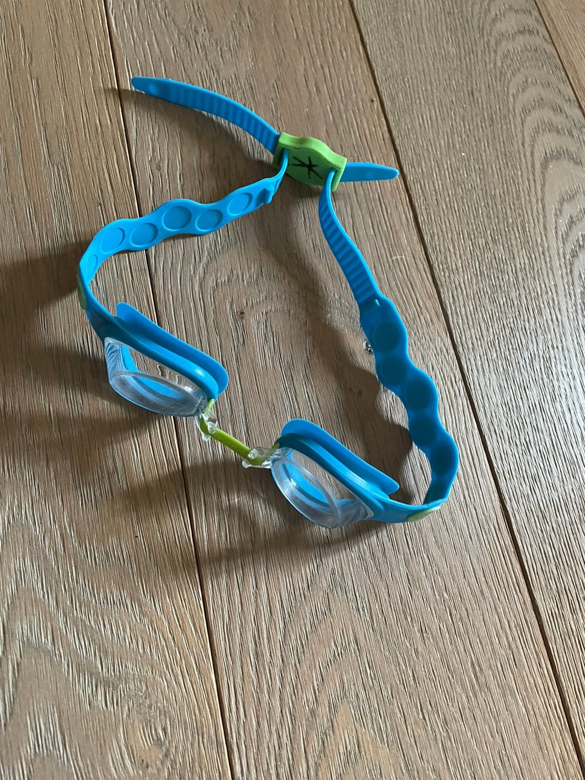 Zwembril aanpasbaar (Gratis verzending / geen extra kosten), Enlèvement ou Envoi, Comme neuf
