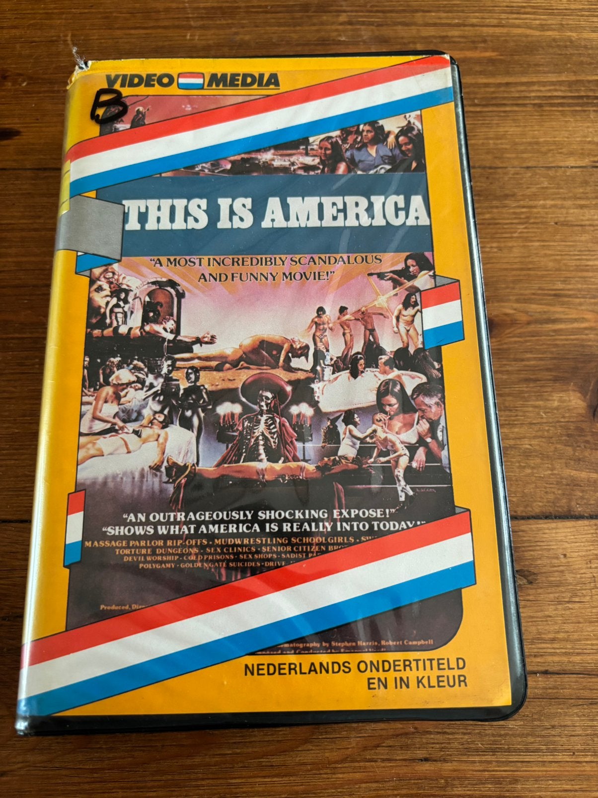 This is America Betamax, Cd's en Dvd's, VHS | Film, Ophalen of Verzenden, Zo goed als nieuw