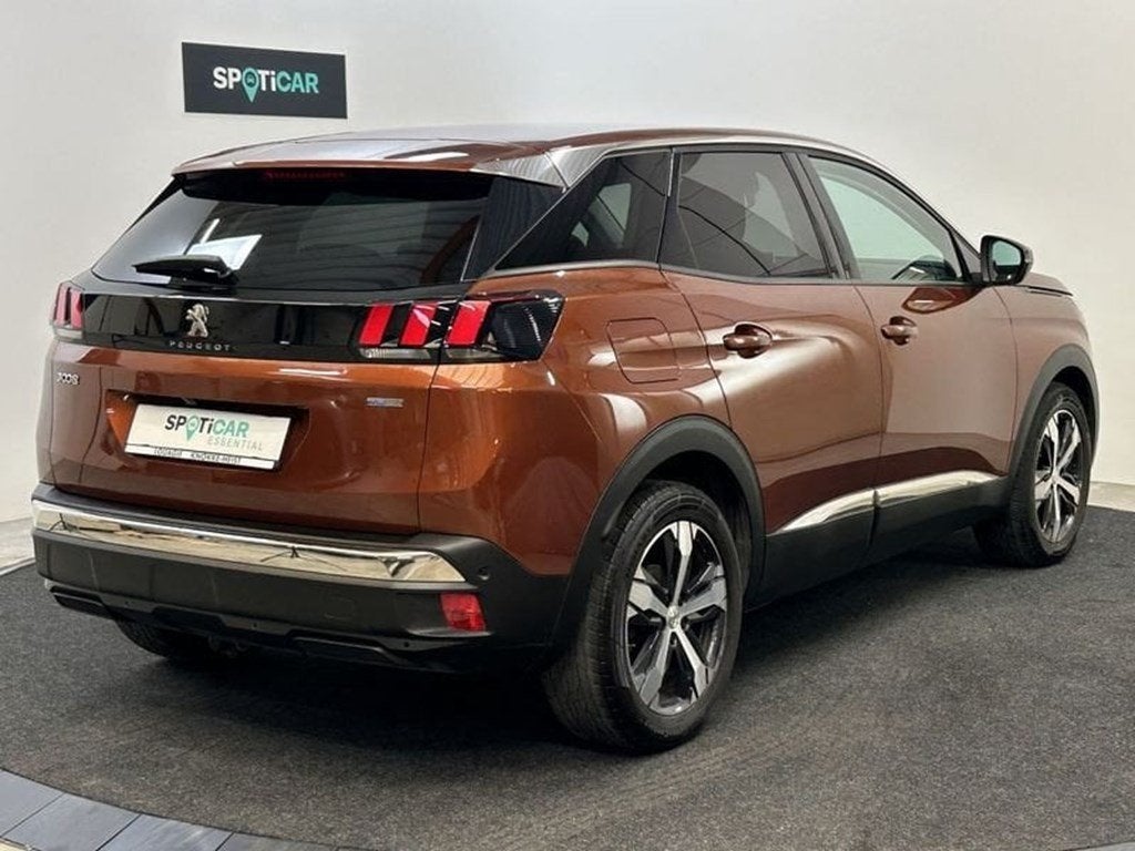 Peugeot 3008 PureTech Allure S&S, Parkeersensor, Monovolume, Euro 6, Bruin