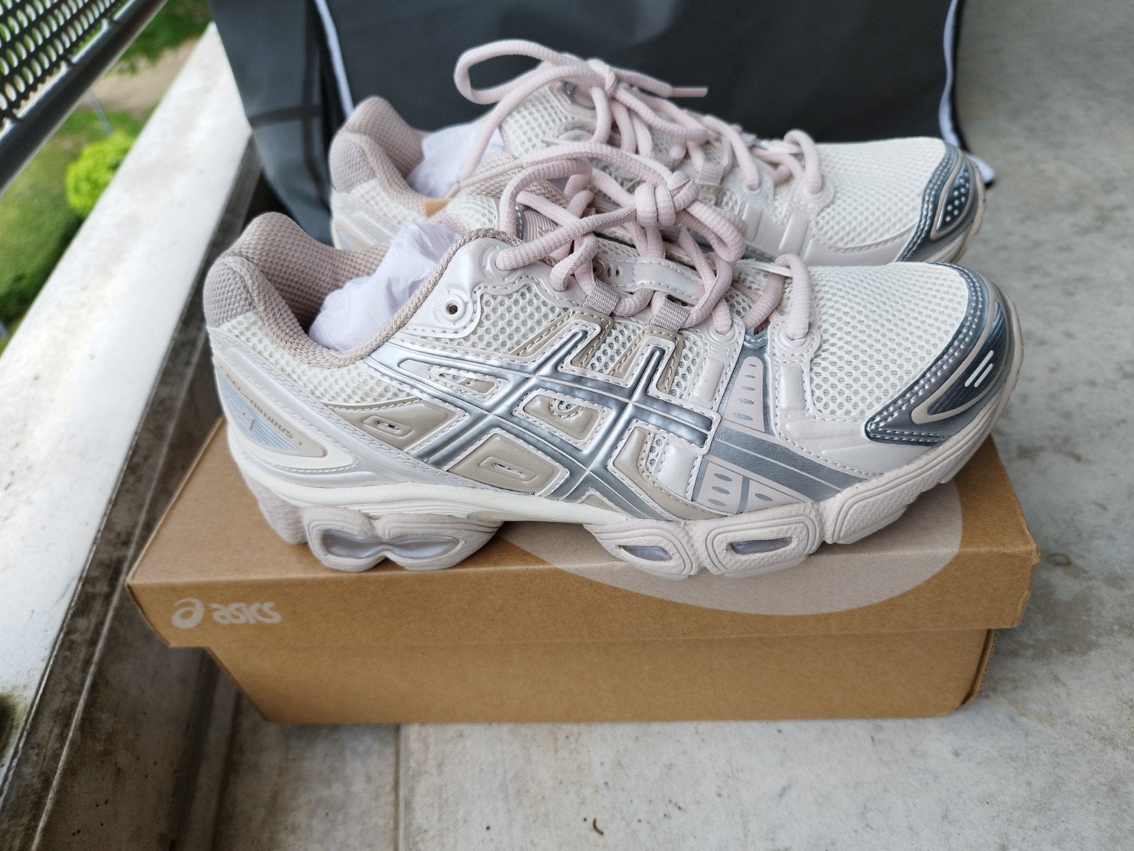 Asics Gel Nimbus 9 Crème Mineraalbeige, Ophalen of Verzenden, Beige