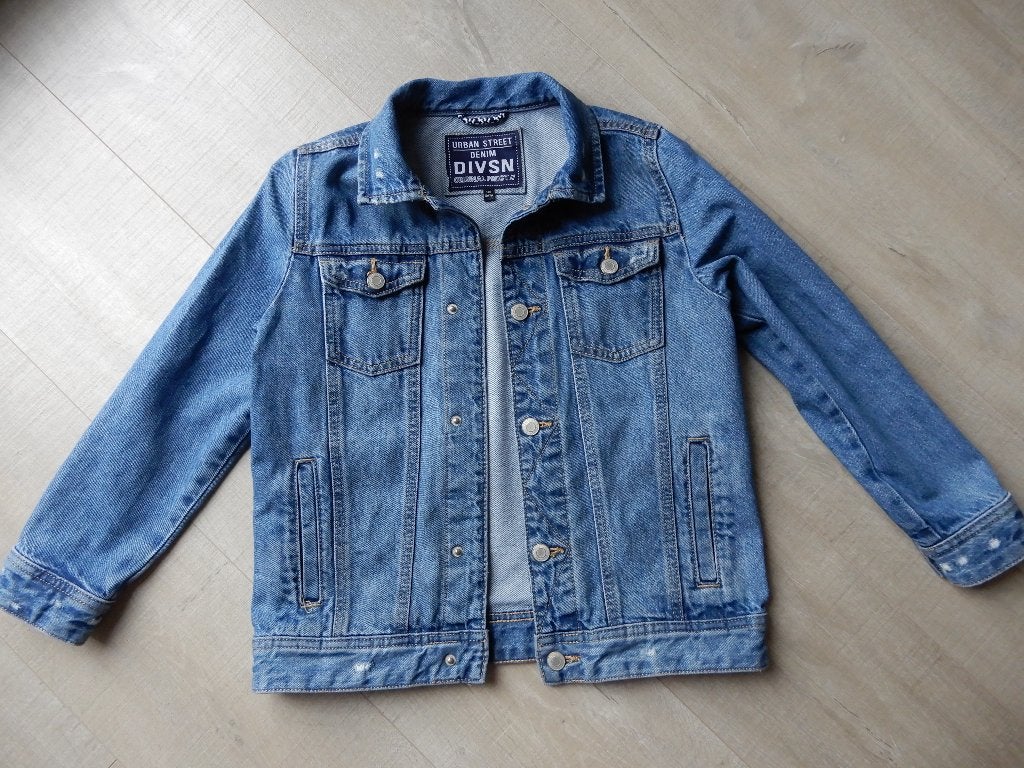 Veste en jeans C&A 10 ans, Enfants & Bébés, Garçon, Enlèvement ou Envoi, Pull ou Veste, C&a