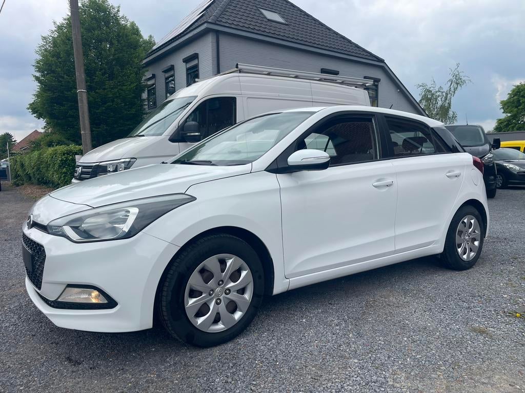 Hyundai i20 1.2i Benzine,Aico,5 deurs,..., Auto's, Euro 6, 4 cilinders, Wit, 5 deurs