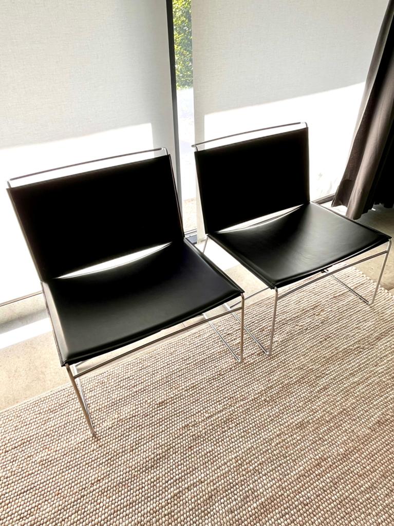 Set van 2 Ligne Roset “Fil” Lounge Stoelen - zwart/chroom, Moins de 75 cm, Enlèvement, Utilisé, 50 à 75 cm