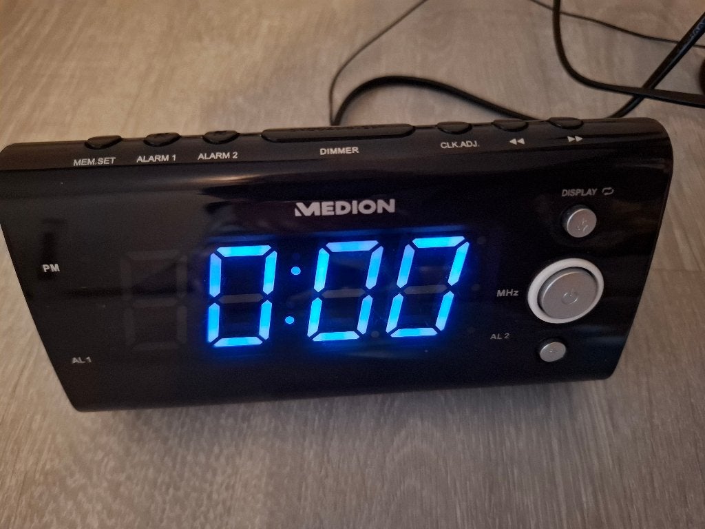 2 wekkerradio's, Elektronische apparatuur, Wekkers, Ophalen, Gebruikt
