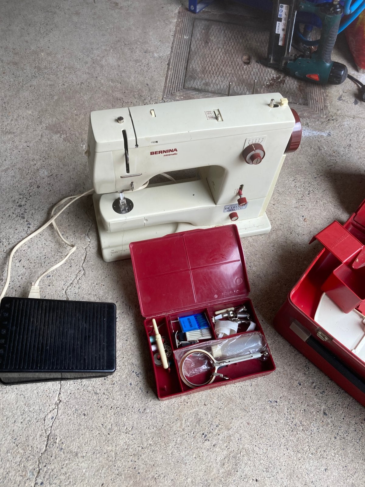 Machine a coudre bernina 807, Hobby & Loisirs créatifs, Machines à coudre & Accessoires, Enlèvement ou Envoi, Utilisé, Machine à coudre