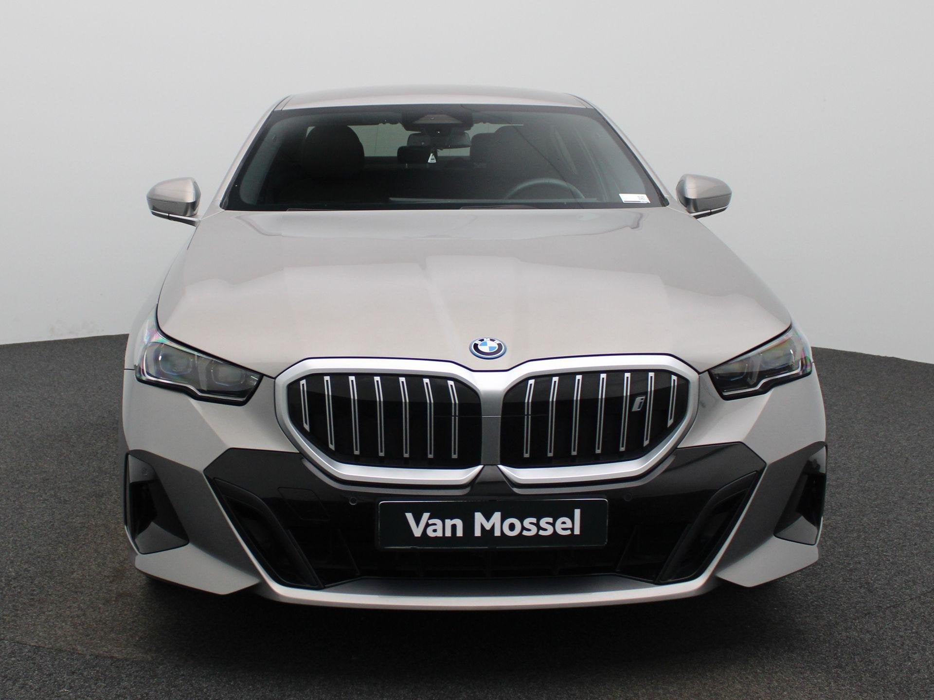 BMW i5 eDrive40 Business Edition, Auto's, BMW, Automaat, 4 deurs, 340 pk, 600 km