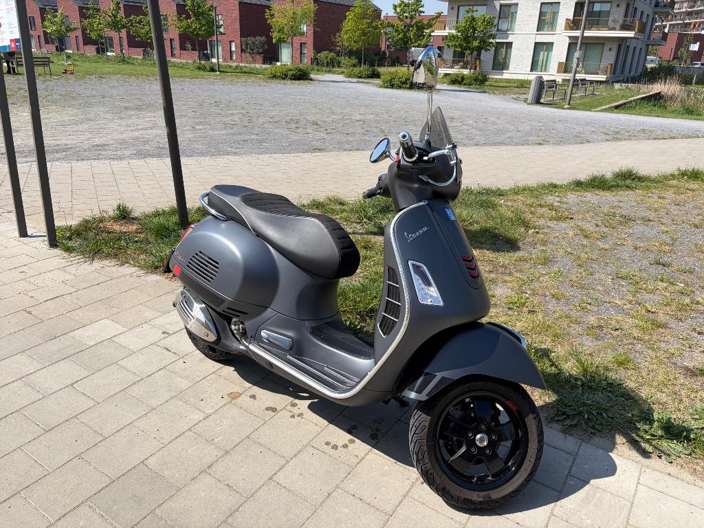 Vespa GTS 300 i.e. ABS 2018, Motoren, Scooter, Motorrijbewijs A, Gebruikt, Particulier