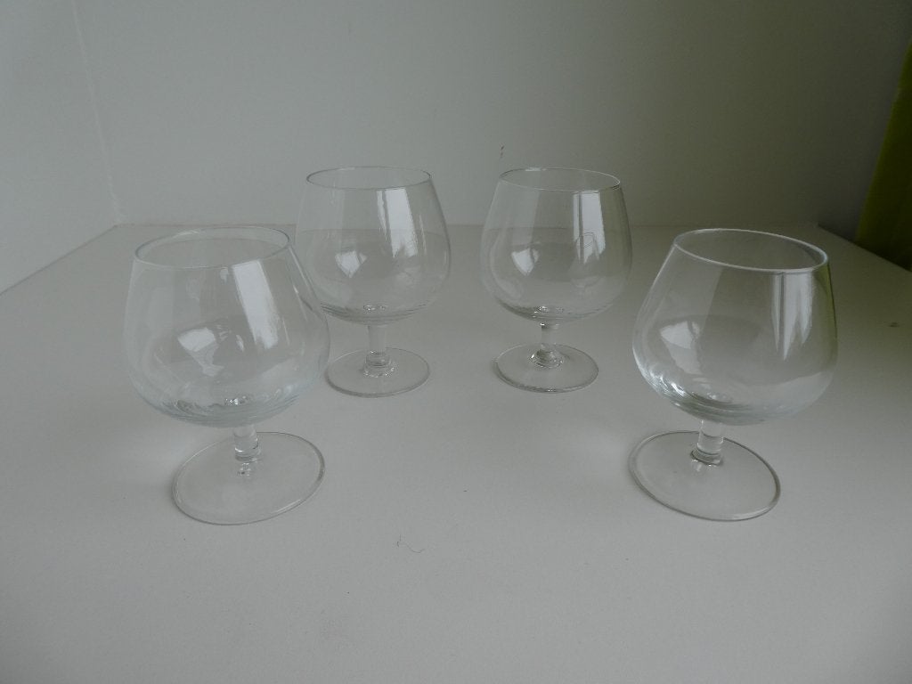 4 cognac glaasjes, Huis en Inrichting, Keuken | Servies, Ophalen of Verzenden, Zo goed als nieuw, Glas, Glas of Glazen