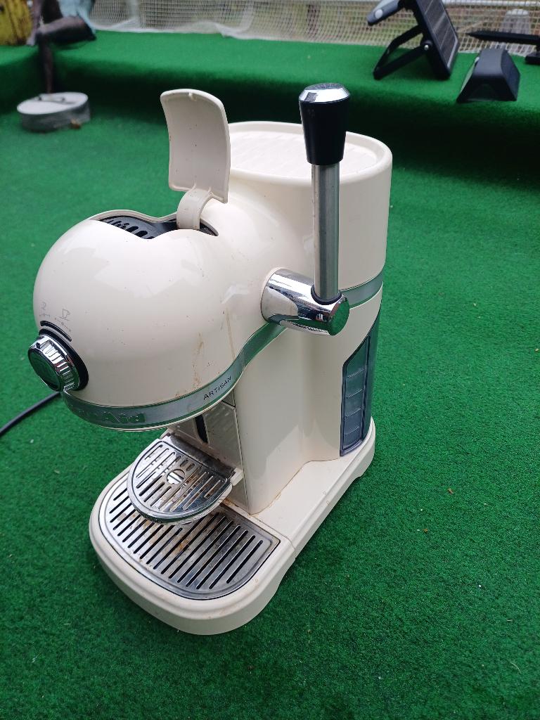 Kitchen Aid koffie nescafé pro, Elektronische apparatuur, Ophalen, Espresso apparaat, Zo goed als nieuw, 2 tot 4 kopjes