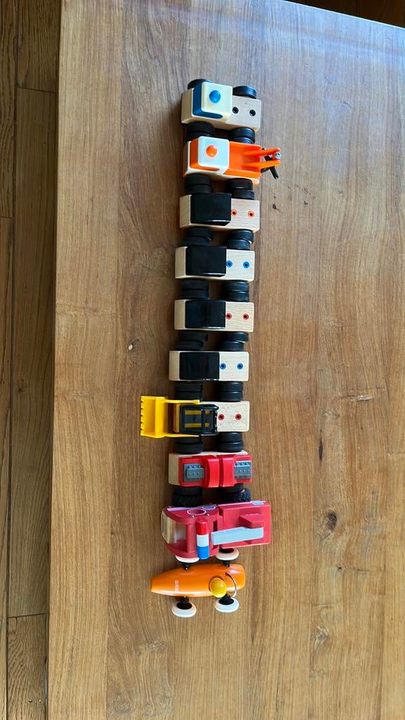 petites voitures en bois, Enlèvement, Comme neuf