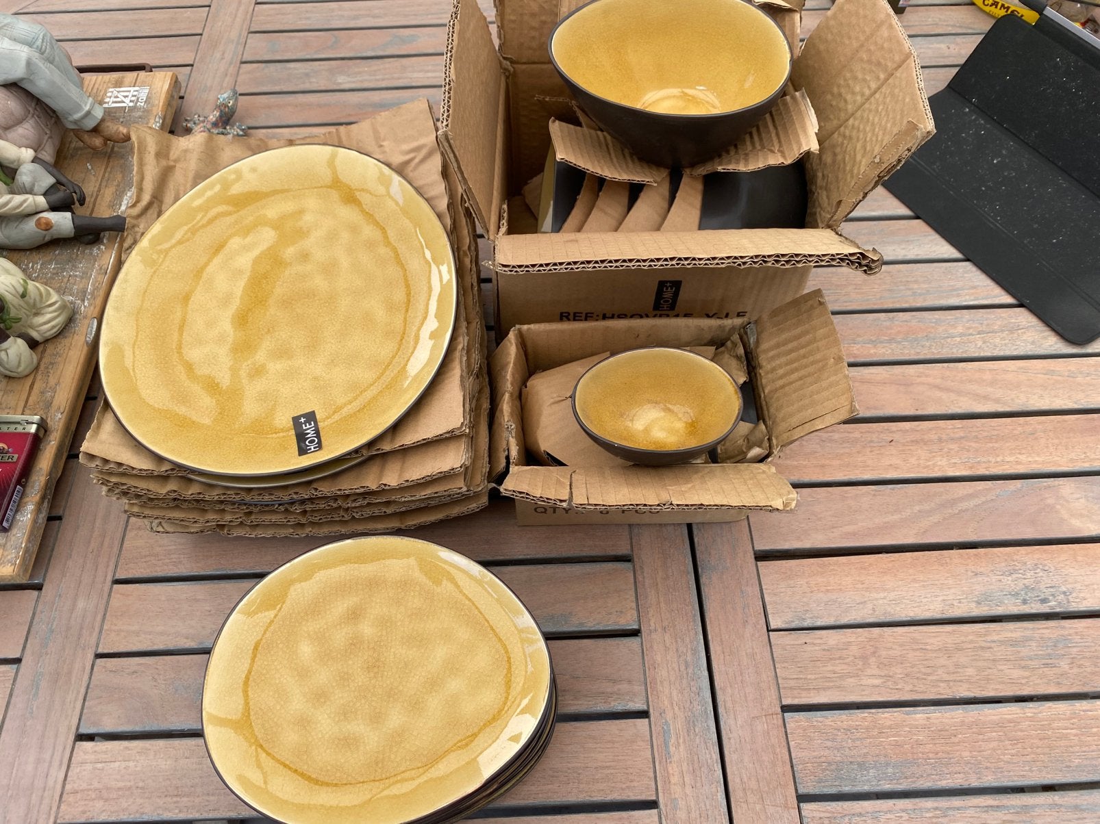 24 of 48-delig modern servies, Ophalen, Nieuw, Modern, Aardewerk