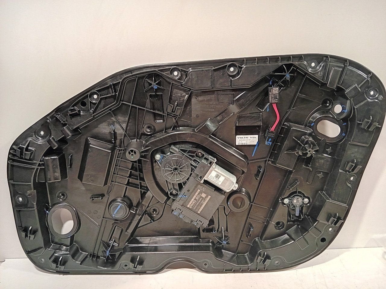 Raammechaniek elektrisch rechts voor Polestar Polestar, Onderdelen@venauto.nl, Van der Ven Autorecycling B.V., Gebruikt, Ettenseweg 76, 4706 PB Roosendaal, The Netherlands