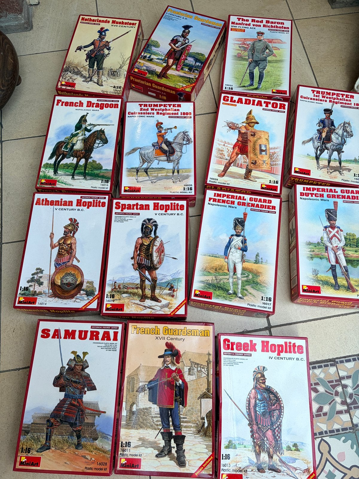 Modelbouwdozen(14 stuks), Hobby en Vrije tijd, Ophalen of Verzenden, Nieuw
