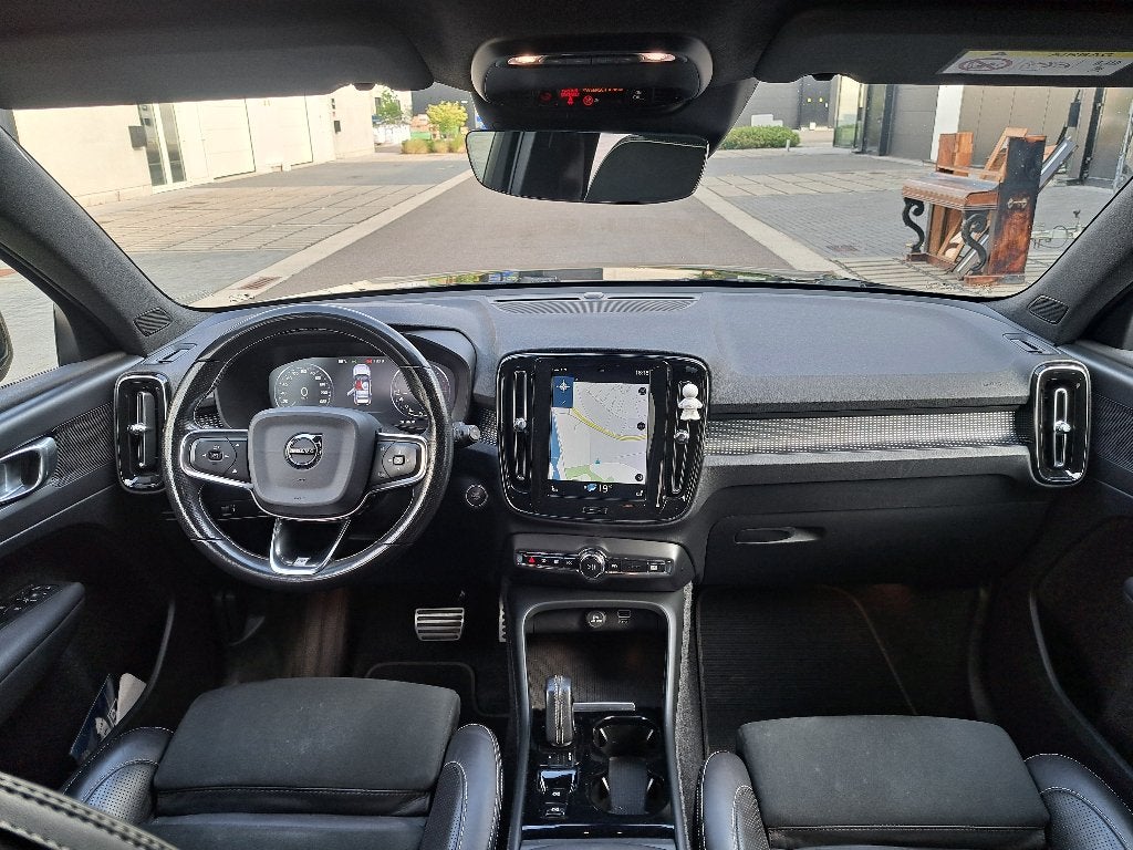 Zwarte Volvo XC40 R-design D3 Geartronic, Auto's, 1800 kg, 4 cilinders, 1969 cc, 5 deurs