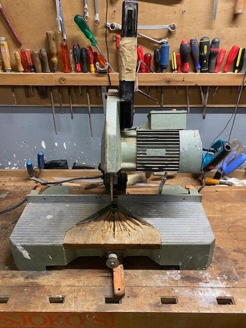 machine à scier, Scie à onglet, Enlèvement, Utilisé, 600 à 1200 watts