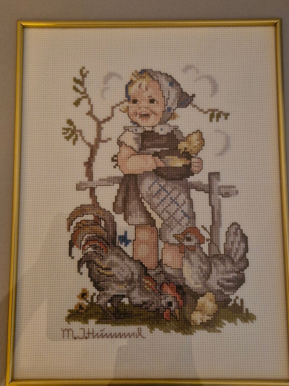2x M.J.Hummel kruisteek in kader met glas , 37x44 cm, Ophalen of Verzenden, Huis en Inrichting