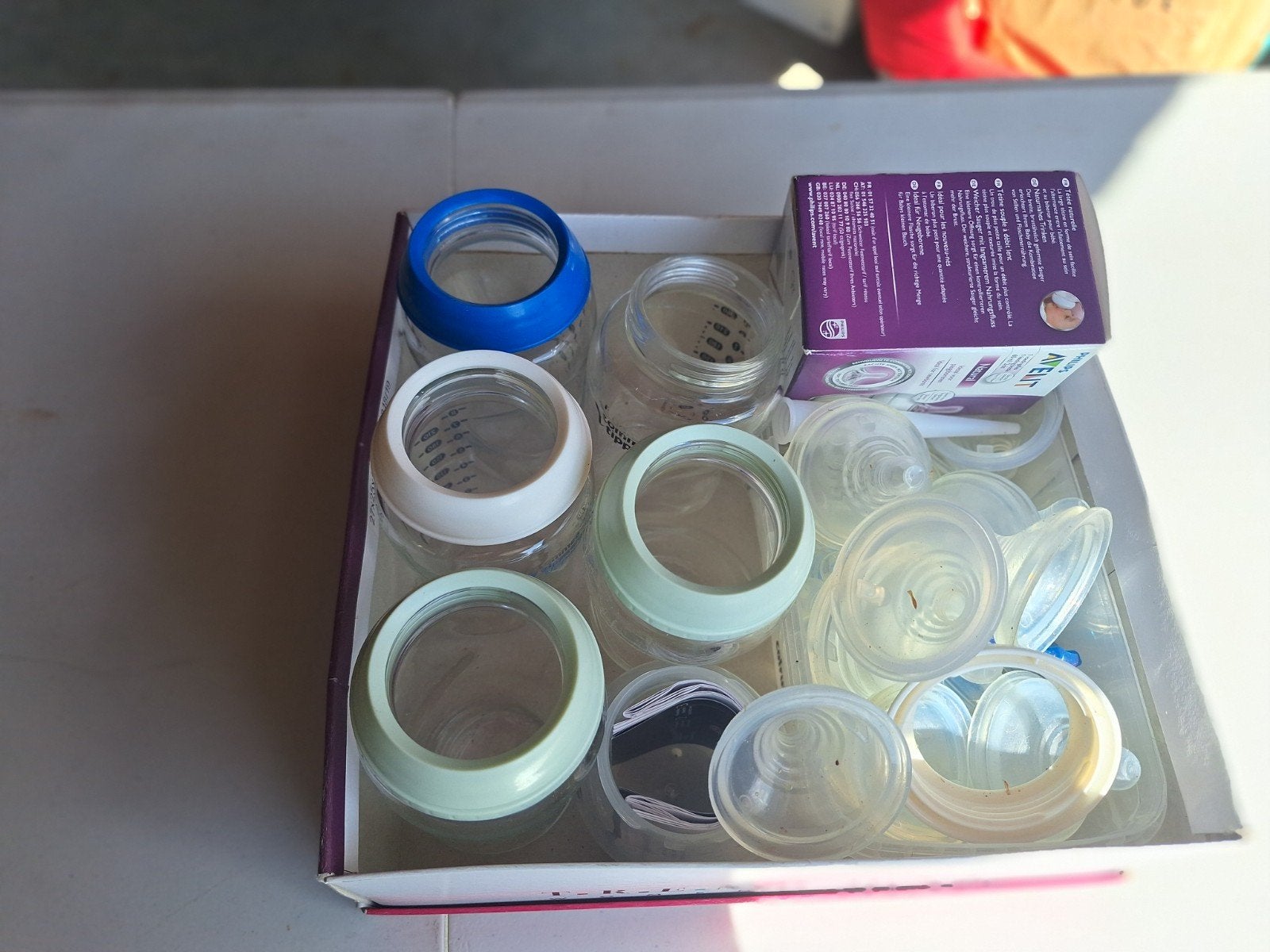 biberon en verre 5 et 2 plus petit en plastiques, Enfants & Bébés, Enlèvement, Biberon