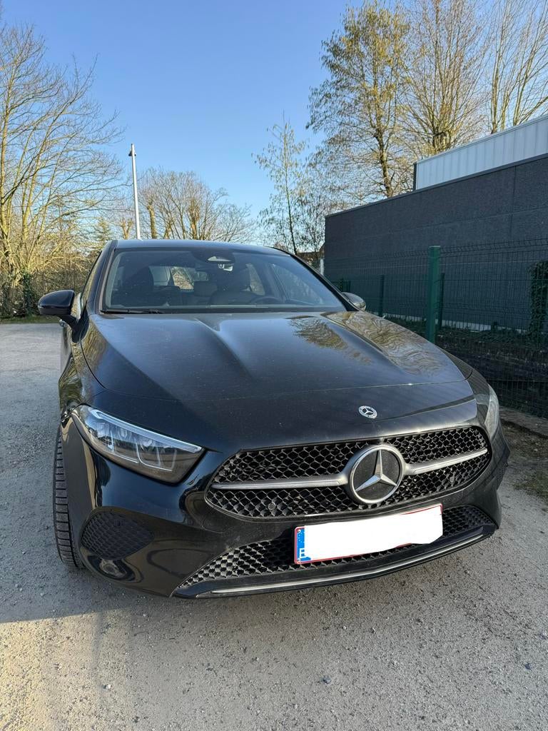 Mercedes a250e-700€/m, 4 cilinders, Leder en Stof, Zwart, 5 zetels
