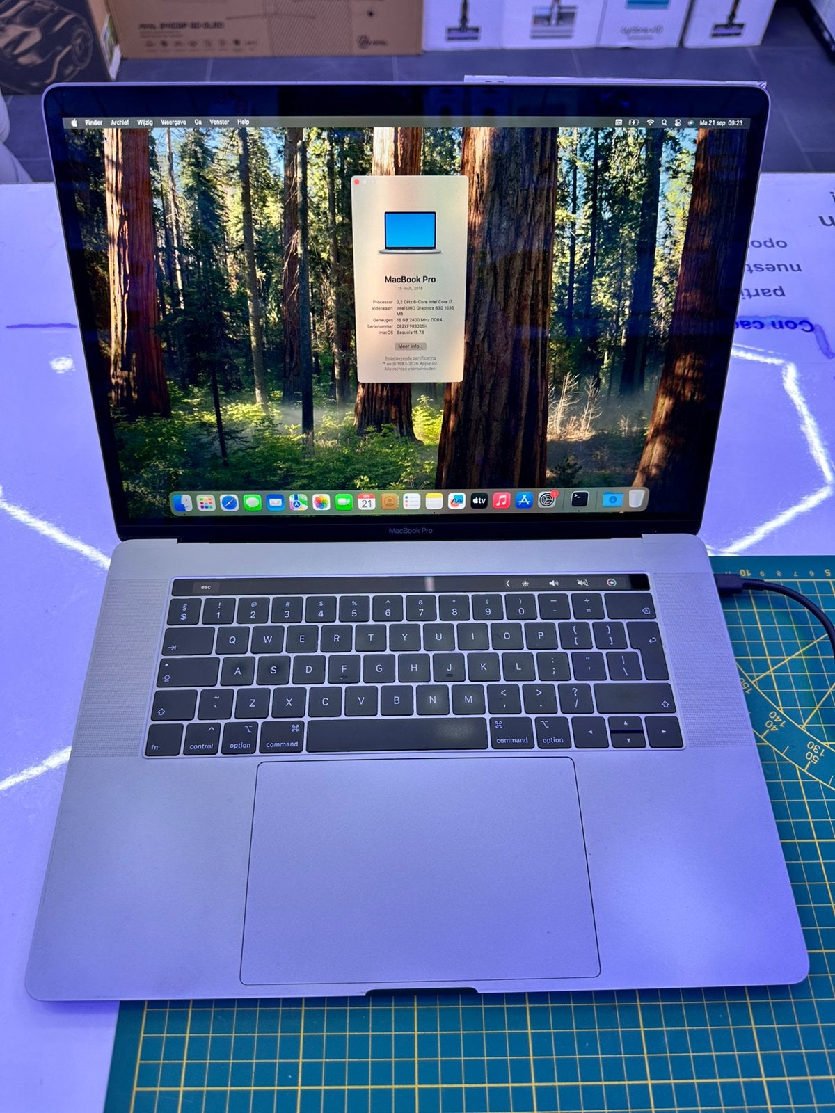 Apple MacBook Pro 2018 15 pouces, 256 GB, Comme neuf, MacBook, 15 pouces