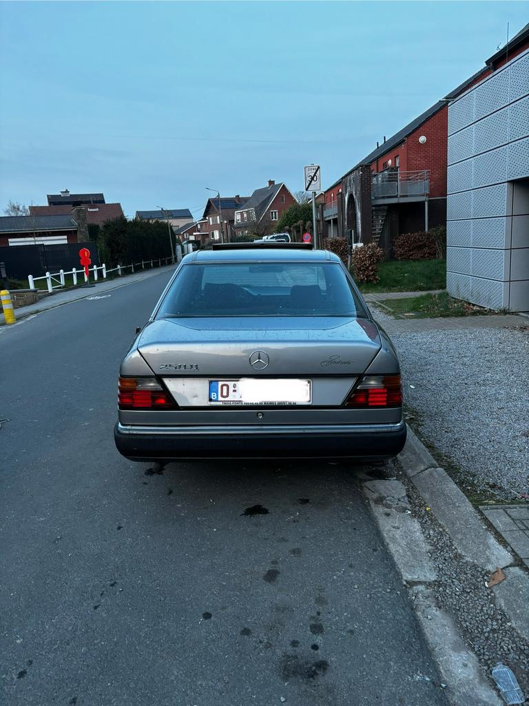Mercedes w124 250D, Auto's, Particulier, Te koop, E-Klasse, Berline