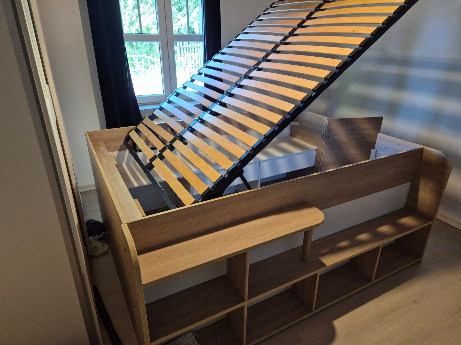 Bed met opbergruimte eronder.  Uitzonderlijke goede staat., Ophalen
