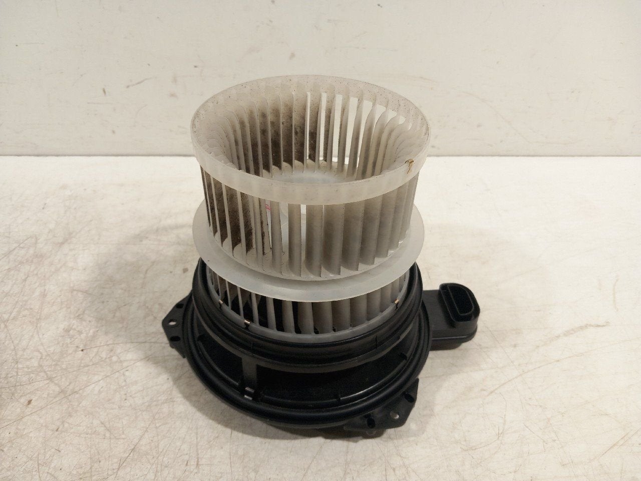 Kachel ventilator motor Suzuki Swace, Onderdelen@venauto.nl, Van der Ven Autorecycling B.V., Gebruikt, Ettenseweg 76, 4706 PB Roosendaal, The Netherlands