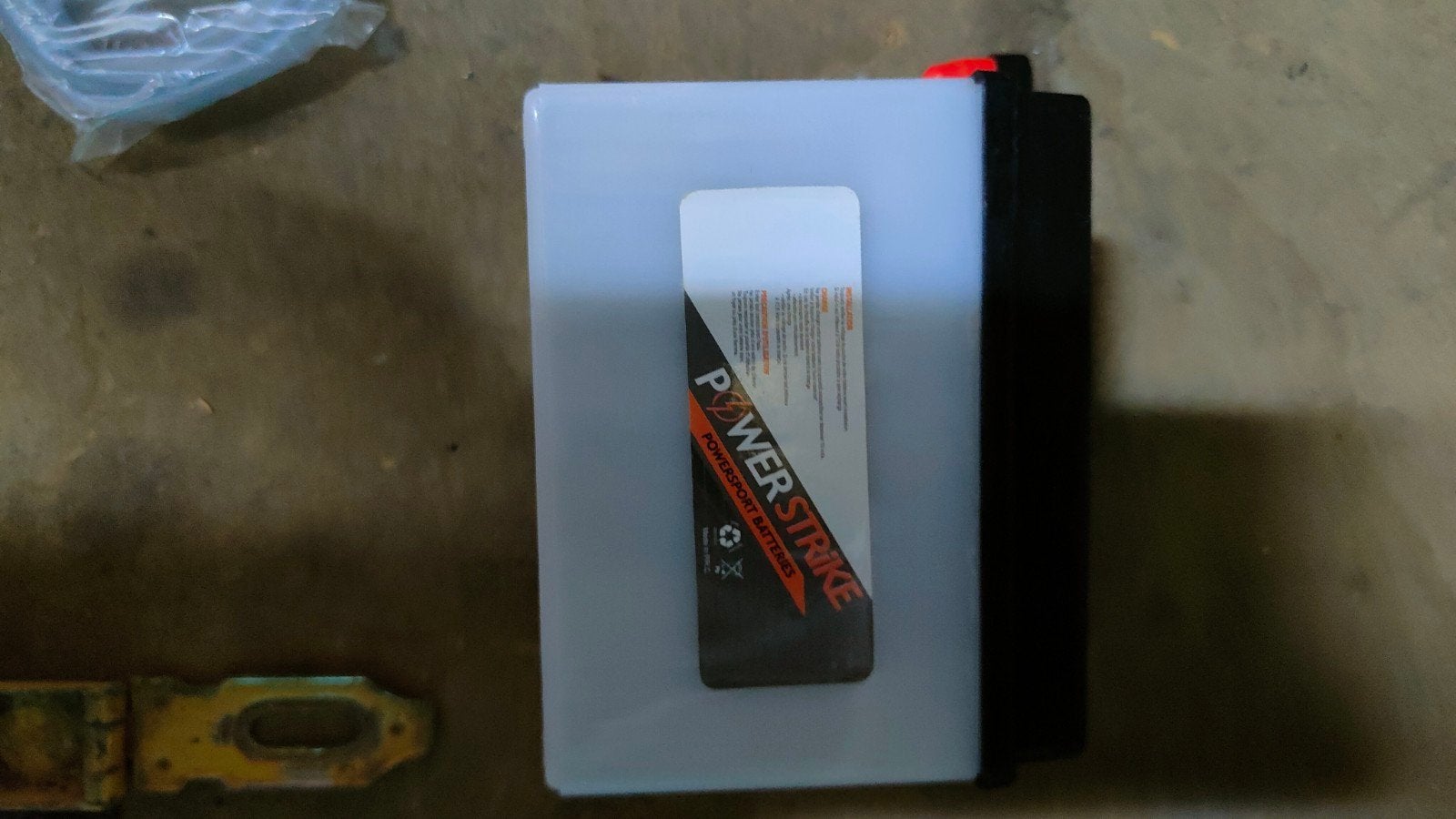 3 Batteries pour scooter  ou vélomoteur 12 volts, Motos