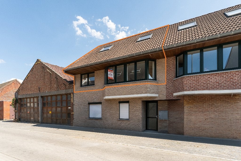 Ruim duplexappartement met 3 slaapkamers en garage!, Immo, 149 m², Lichtervelde, Tot 200 m², 3 kamers