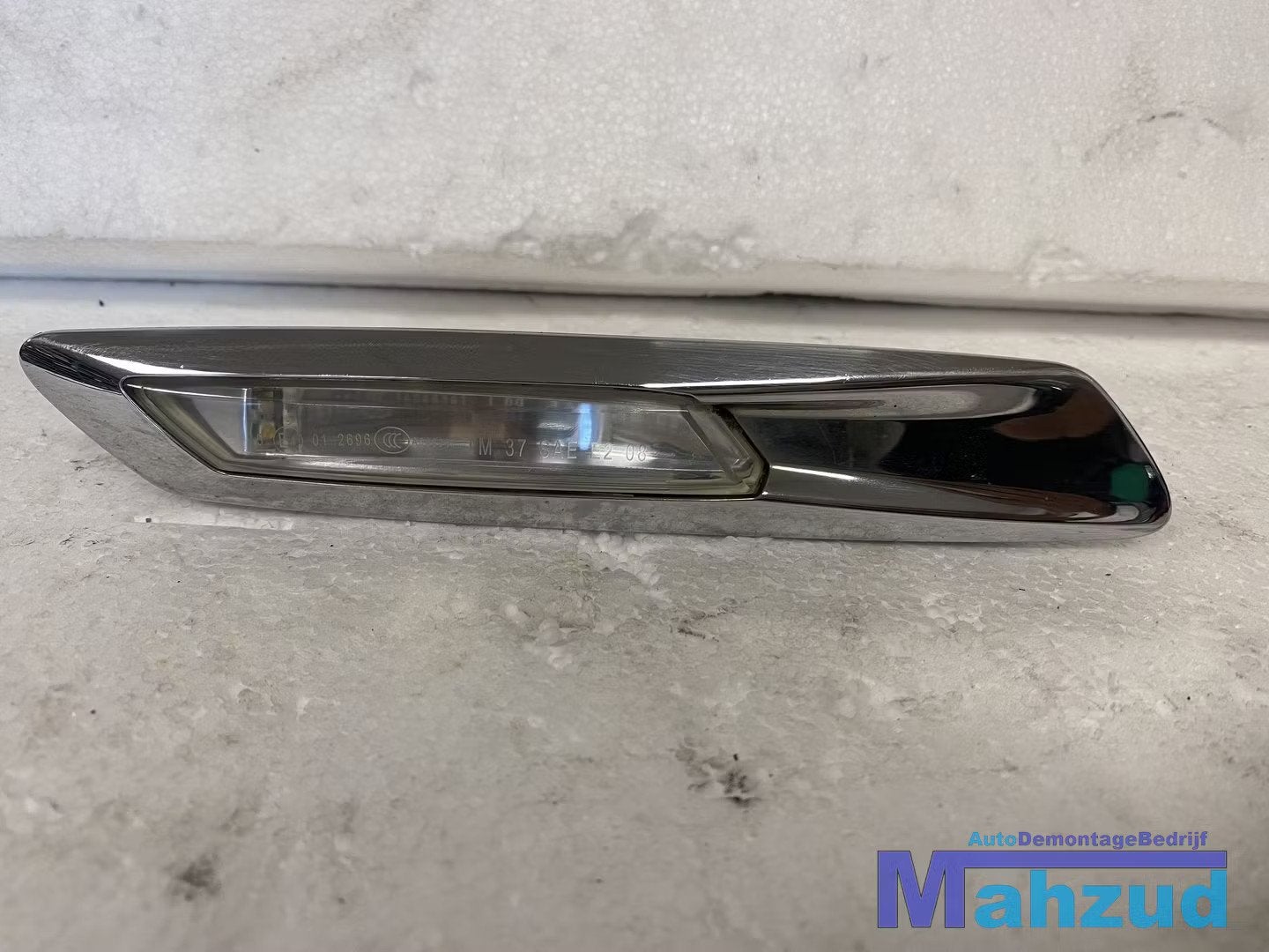 BMW 5 SERIE F10 F11 Links Knipperlicht 2009-2017, Auto-onderdelen, Verlichting, Petuelring 130
80788  Munich, DE, Gebruikt, Info@bmw.de