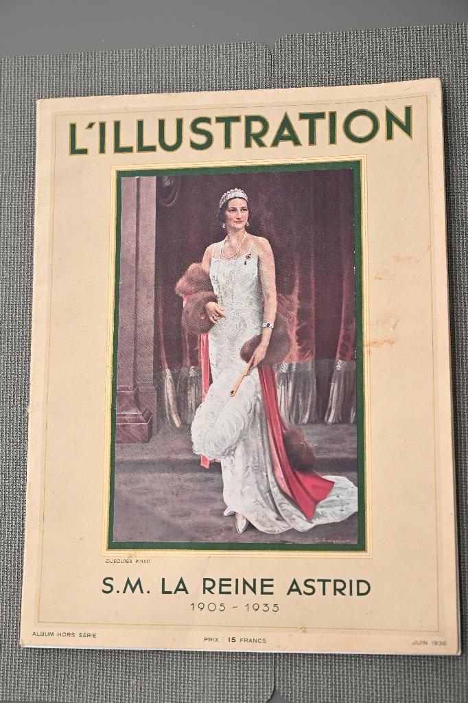 Album l'illustration S.M. La Reine Astrid, Ophalen, Gebruikt, Tijdschrift of Boek