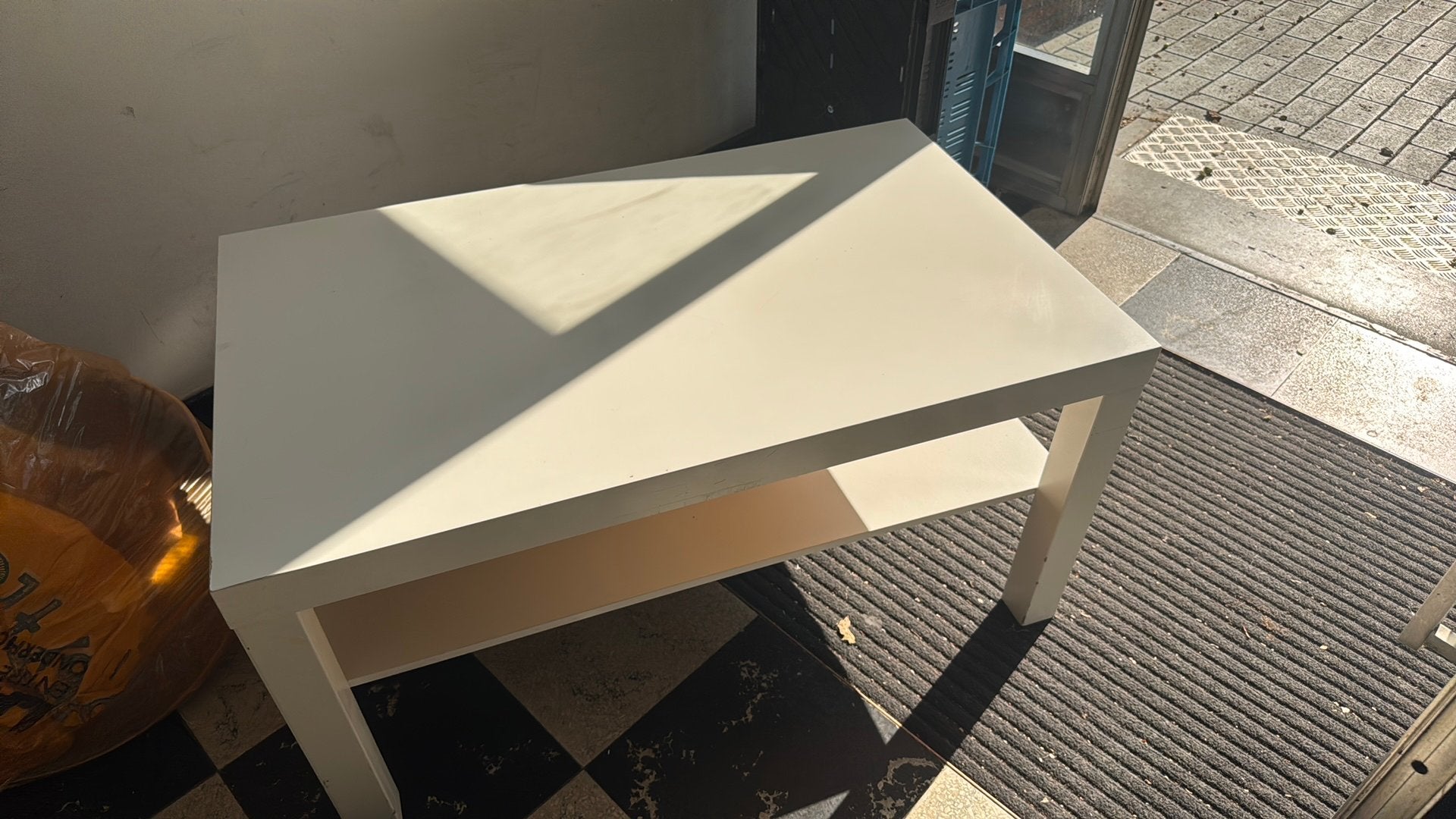 Kleine salon tafel gebruikt., Huis en Inrichting, Bureaus, Ophalen, Gebruikt
