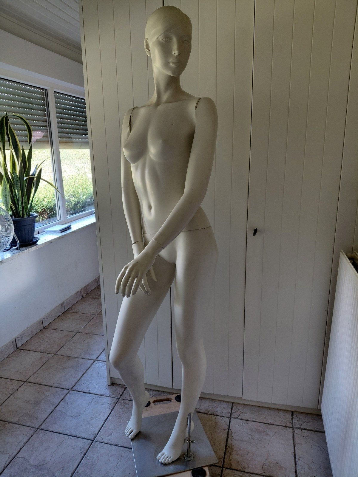 paspop in wit op ijzeren voet, Kleding | Dames, Kledinghangers, Ophalen, Gebruikt, Kunststof, Volwassenen
