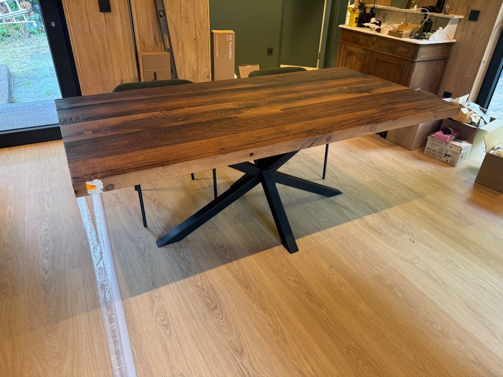 Table Star Pied en chêne, 150 à 200 cm, Cinq personnes ou plus, Carré, Enlèvement