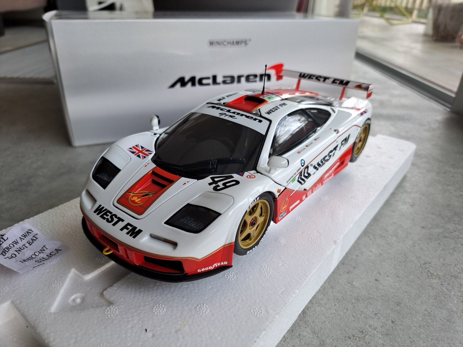Mclaren F1 GTR Le Mans West Minichamps 1/18 Nieuw, Hobby en Vrije tijd, Modelauto's | 1:18, Nieuw, Auto, MiniChamps, Ophalen of Verzenden