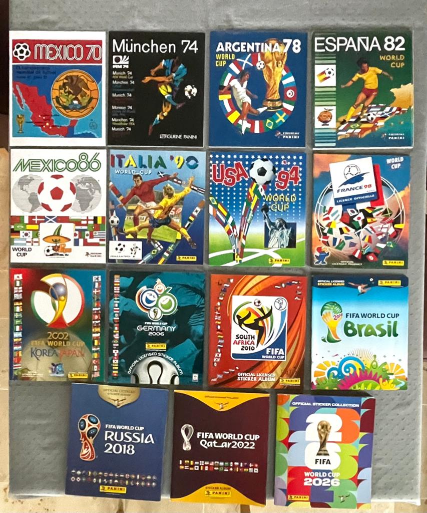 FIFA WORLD CUP (8 albums) Panini-stickers, Ophalen of Verzenden, Zo goed als nieuw