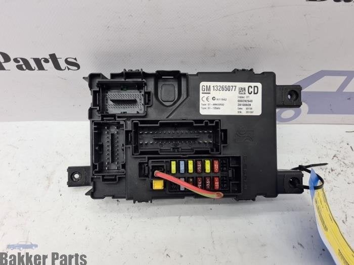 Boîte à fusibles d'un Opel Corsa, -, -, Opel, 3 mois de garantie
