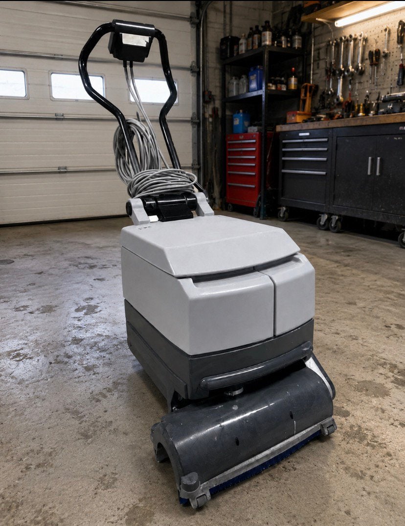 Schrobmachine Nilfisk ca340 werkt perfect. Volledig nazicht, Enlèvement ou Envoi, Utilisé, Machine de nettoyage à brosse