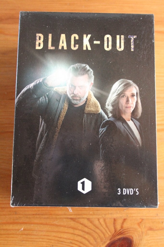 Black-out   Span. Vlaamse politieserie!         nieuw!, CD & DVD, Enlèvement ou Envoi, Neuf, dans son emballage, Thriller, Série complète