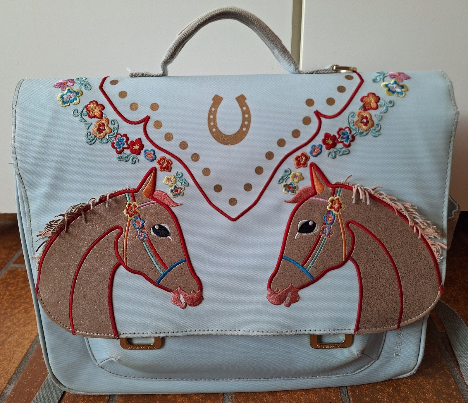 Cartable Midi de Jeune Premier (école primaire), chevaux, Enlèvement ou Envoi, 30 à 40 cm, 30 à 40 cm, Utilisé