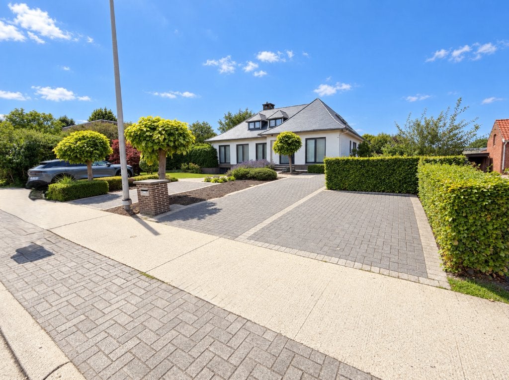 Villa met grandeur op 12a81ca met 4Slpk en bureel, Immo, 1000 tot 1500 m², Diepenbeek, Vrijstaande woning, Hasselt
